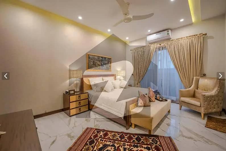 1 KANAL ROYAL DESIGN LUXURY VILLA FOR SALE NEAR TO PARK 17