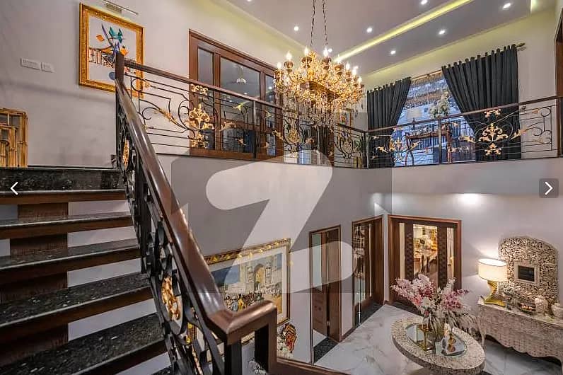 1 KANAL ROYAL DESIGN LUXURY VILLA FOR SALE NEAR TO PARK 19