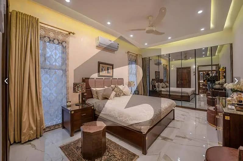 1 KANAL ROYAL DESIGN LUXURY VILLA FOR SALE NEAR TO PARK 27