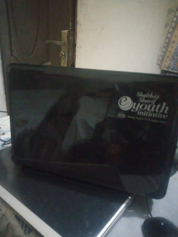 HP 1000 Laptop with 6gb/500gb 1