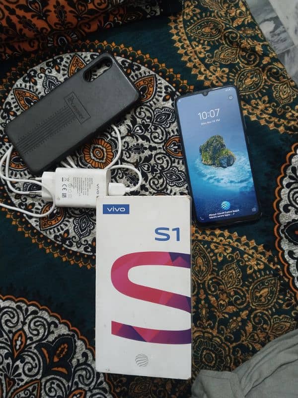 ViVo S1 Lunch condition full box 4