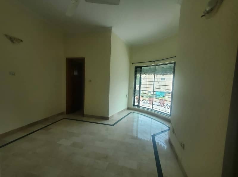 10 Marla Full House For Rent In DHA Phase 3,Block Z, Lahore. 3