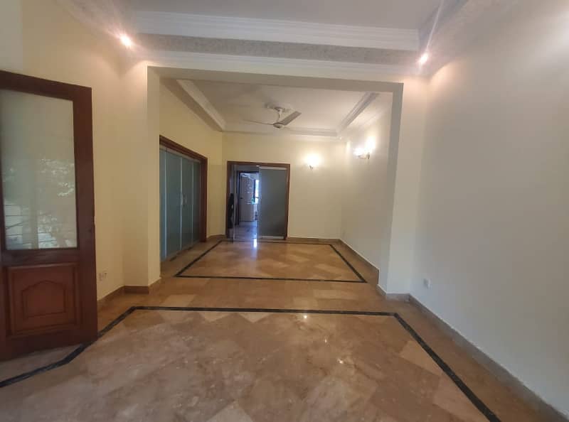 10 Marla Full House For Rent In DHA Phase 3,Block Z, Lahore. 9