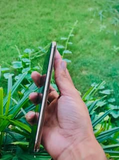 xs max 64 gb 79 helath unit me line bs baki condition pic me dekh le