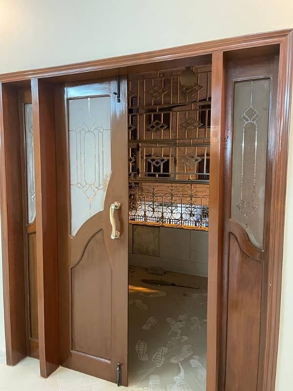 *APARTMENT FOR SALE AT BAHADURABAD NEAR J. Outlet* 6