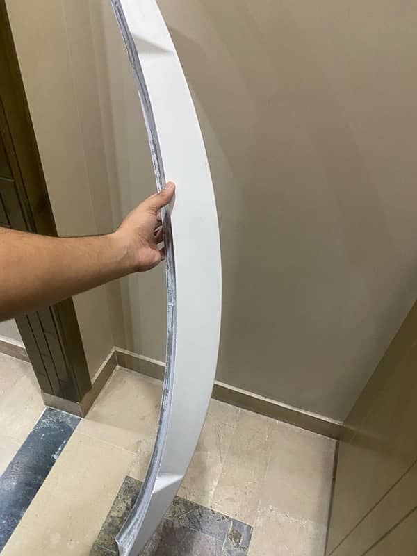 Toyota Yaris Spoiler 0