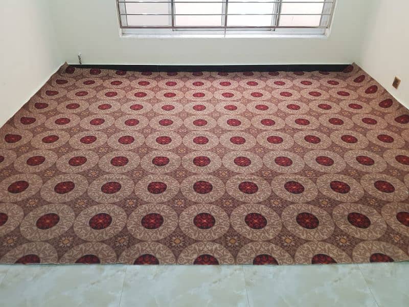 carpet in good condition 12ft×9ft 3