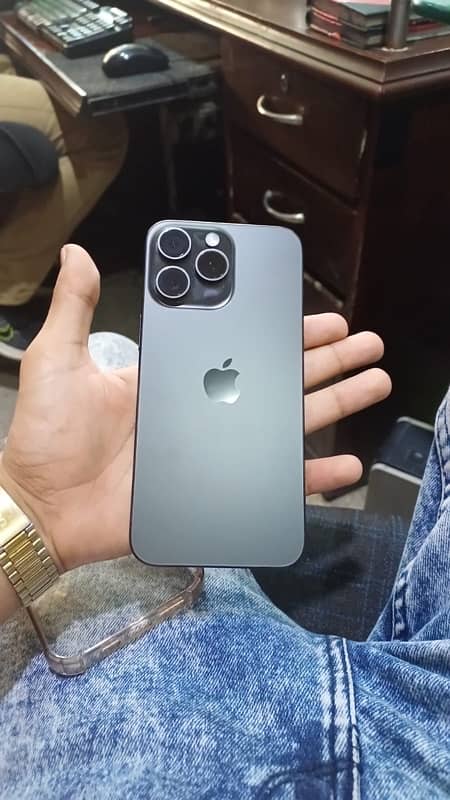 Iphone 15 Pro Max 0