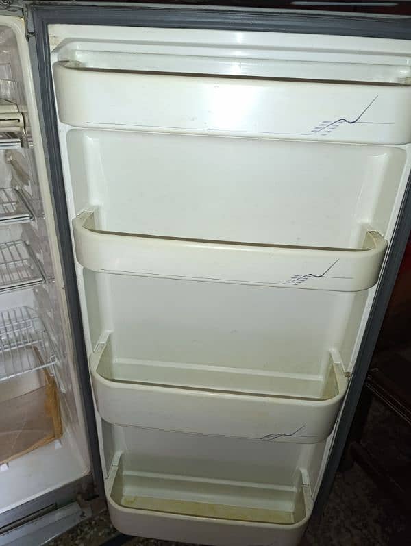 Dawlance Refrigerator Used For Sale Urgient 2