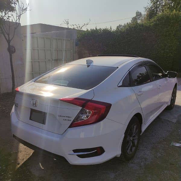 Honda Civic Oriel 1.8 i-VTEC CVT 3