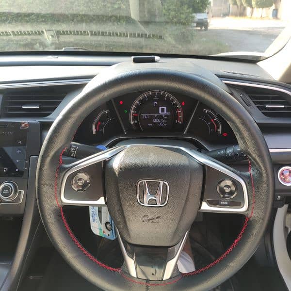 Honda Civic Oriel 1.8 i-VTEC CVT 10