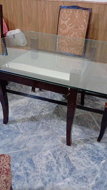 4 seater  glass dinning table. 0