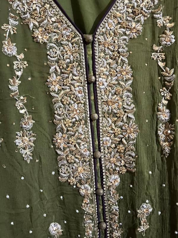 Elegant Banarsi Embroidered Party Wear – Size Large 1