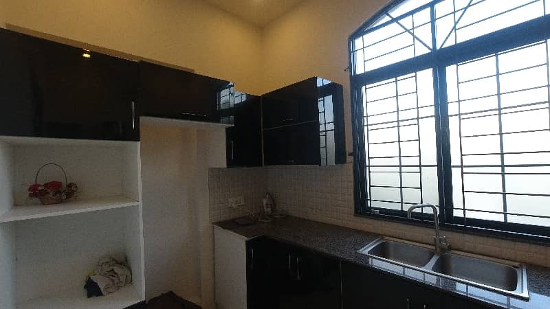 A Great Choice For A 1237 Square Feet House Available In DHA Phase 6 - Block C 5