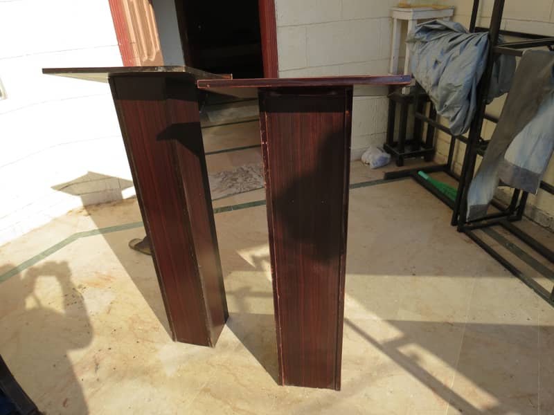 Rostrum/ Dice/ lecture stand / speech counter 1