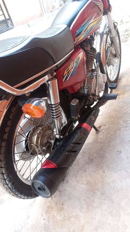 Honda 125 lahor nambar 18 model 7