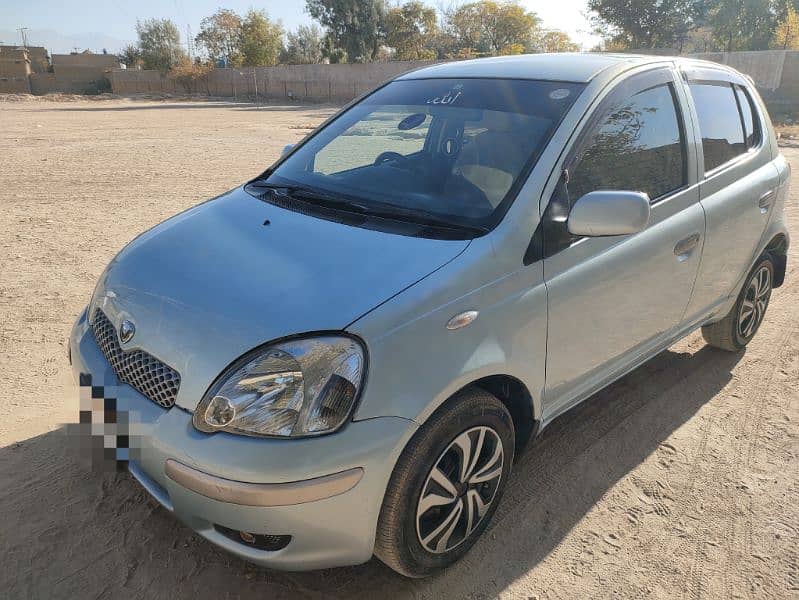 Toyota Vitz 2004 3