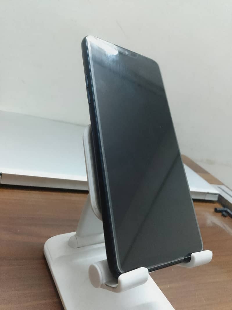 LG G7 Fit 1