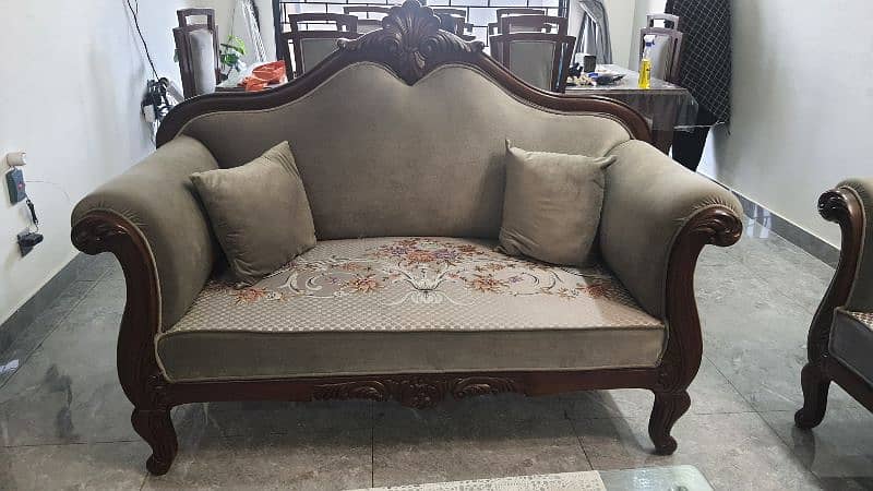 1 set sofa 2