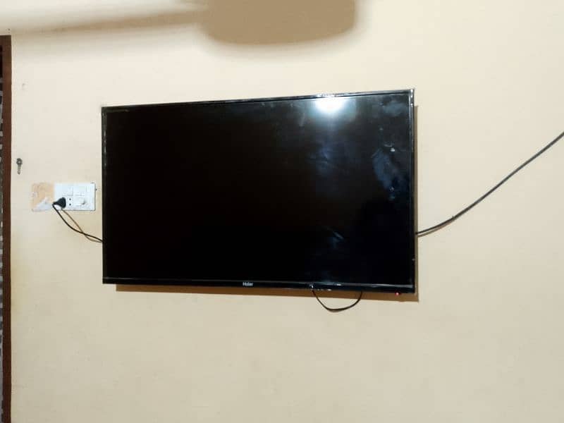 42inch Haier Simple LED 0