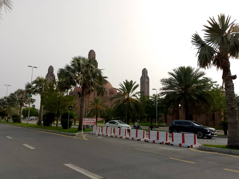 5.75 Marla Commercial Plaza Available For Sale On Very Hot Location Of Bahria Town Lahore 3