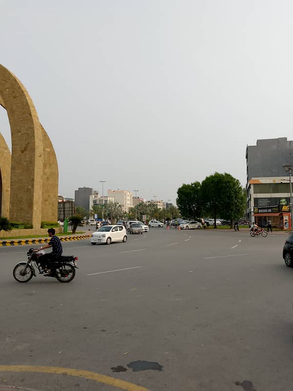 5.75 Marla Commercial Plaza Available For Sale On Very Hot Location Of Bahria Town Lahore 7