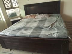 assalamualaikum am selling bed mirror and 2 side tabel with metress