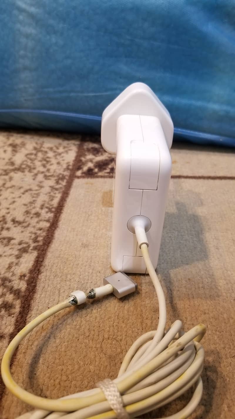 Apple MacBook Magsafe 2 Power Adapter 85W 1