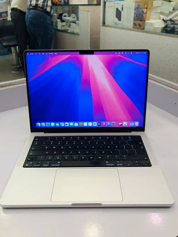 macbook pro m1 16gb 1Tb 14inch 1