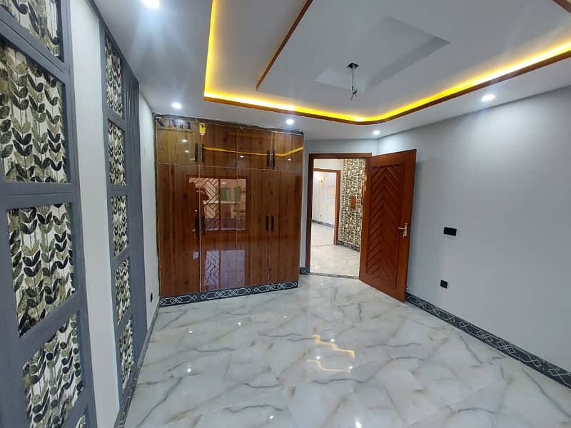 5 MARLA LIKE NEW HOUSE AVAILEBAL FOR RENT IN BAHRIA TOWN LAHORE 2