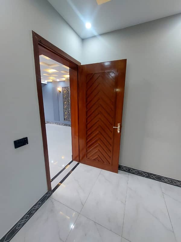 5 MARLA LIKE NEW HOUSE AVAILEBAL FOR RENT IN BAHRIA TOWN LAHORE 7