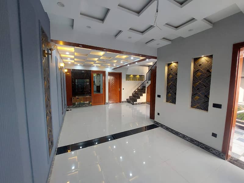 5 MARLA LIKE NEW HOUSE AVAILEBAL FOR RENT IN BAHRIA TOWN LAHORE 9