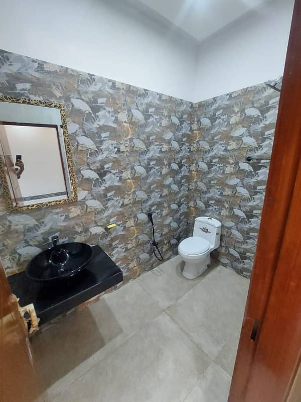 5 MARLA LIKE NEW HOUSE AVAILEBAL FOR RENT IN BAHRIA TOWN LAHORE 16