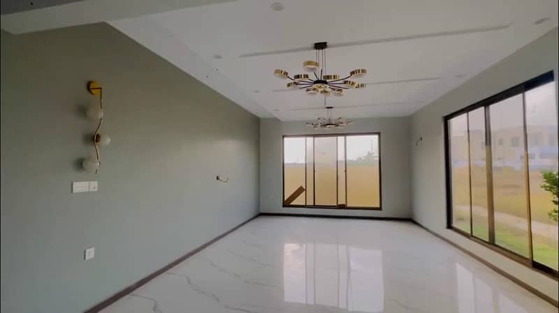 272sq yd Ready to Move Villa in Precinct-1 0.5km from main entrance. A-One Construction Standard 5Bed Drawing Dining Lounge 1