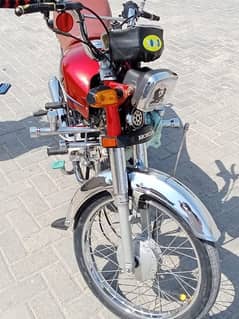 Honda CD 70 for sale Call my WhatsApp number 03278727461