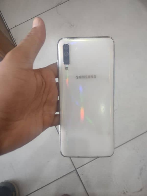 Samsung A70 1