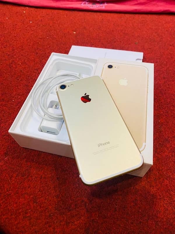 iPhone 7 256gb Pta Approved with box charge 4