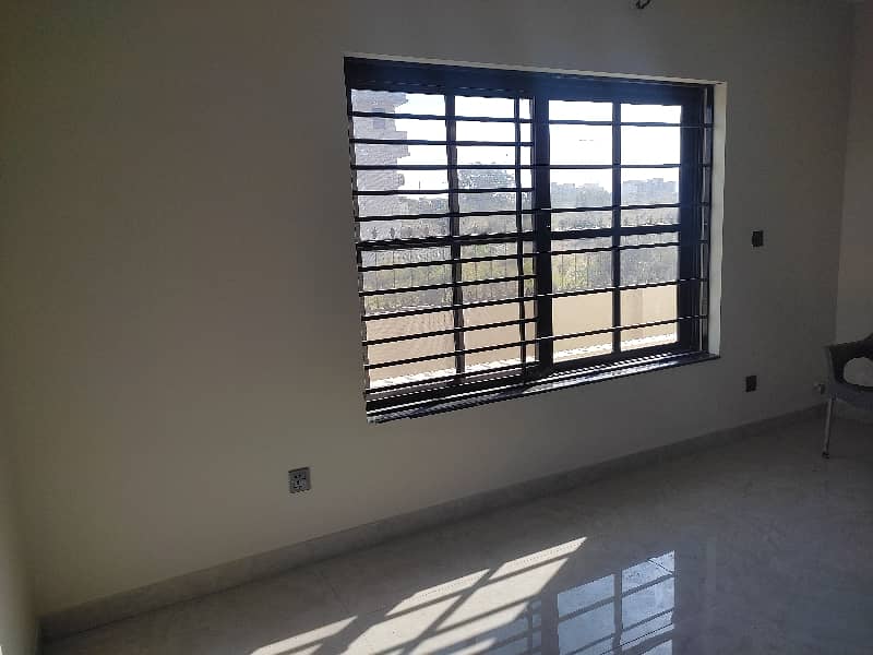 1 kanal Ground portion for rent in d 12 7