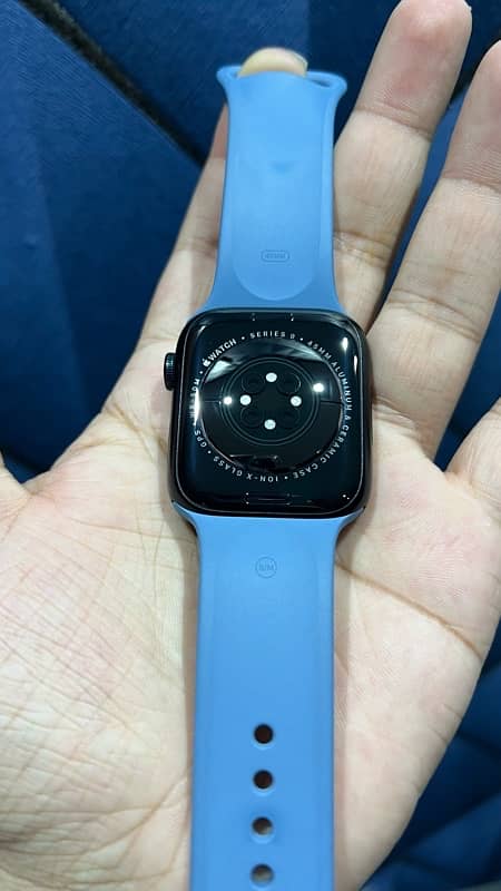 Apple Watch Series 9 45mm in Apple Warranty 3