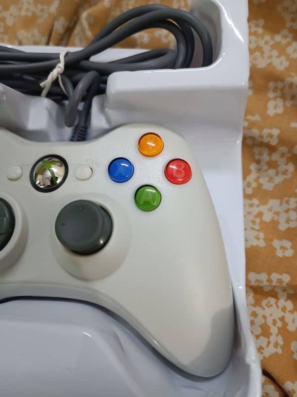 BRAND NEW !!! XBOX 360 Controller ( Imported ) 3