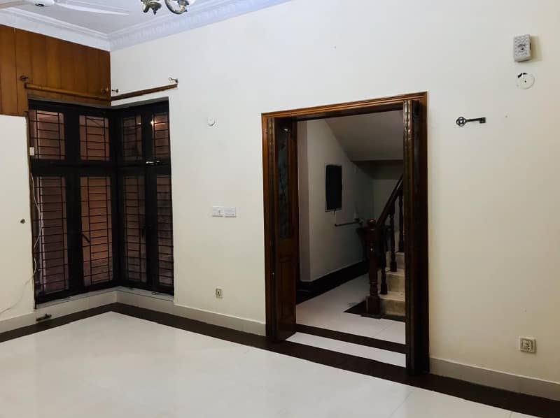 10 Marla Luxury Full House For Rent In DHA Phase 3,Block Z, Lahore. 9