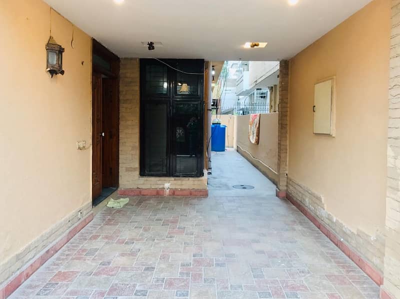 10 Marla Luxury Full House For Rent In DHA Phase 3,Block Z, Lahore. 22