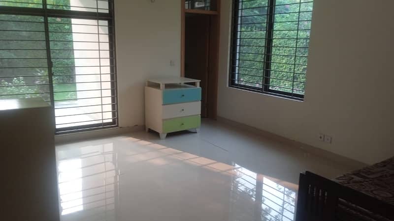 2 KANAL SINGLE STOREY FOR RENT 6