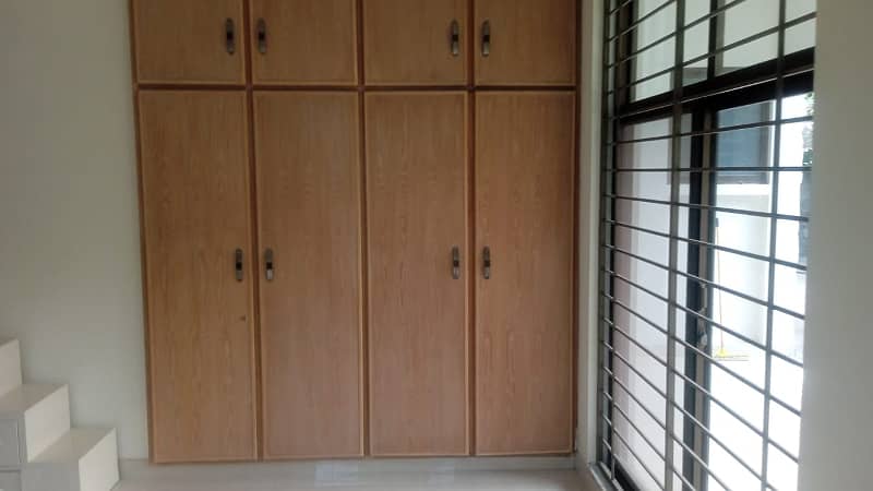 2 KANAL SINGLE STOREY FOR RENT 10