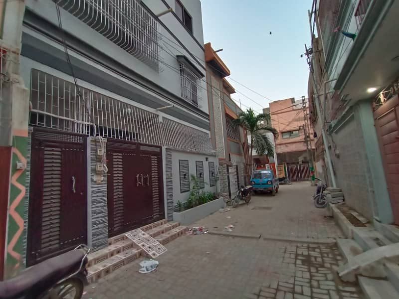 Urgent Sale 3 Manzil House in North karachi in 1 crore 32 Lac demand, Call for visit 4