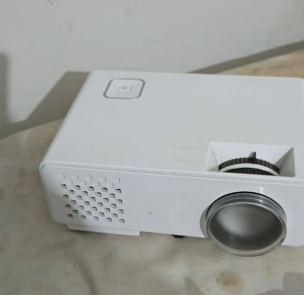 Mini Projector mint condition 0