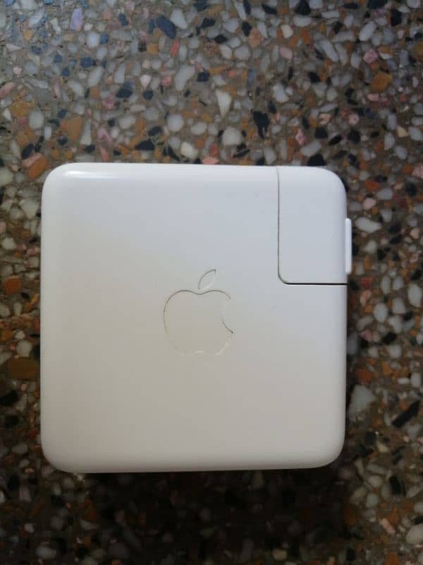 Apple Original 61W TYPE C Power adapter 0