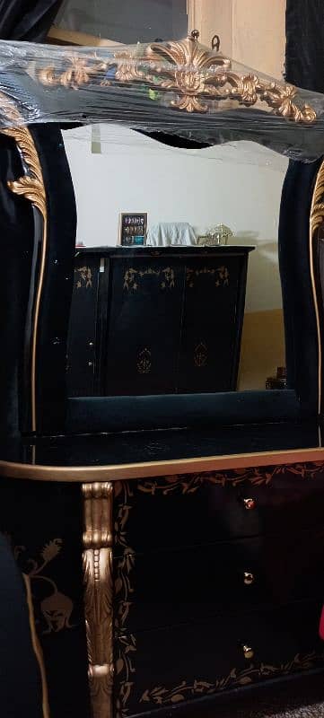 Victoria dressing table 6