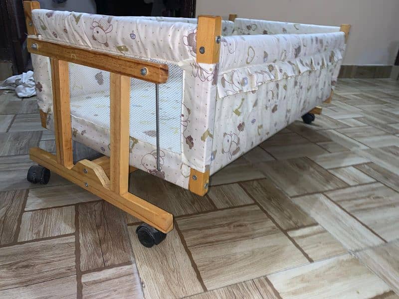 imported baby cot 3