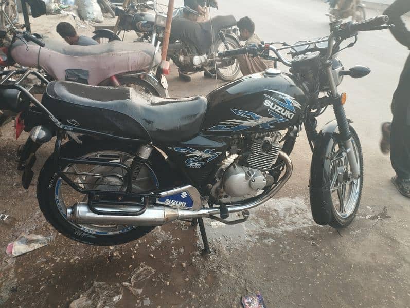 Suzuki gs 150 Se better ybr cb urgent 0